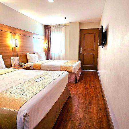 Tagaytay Hotel Sixb Tagaytay City Bagian luar foto