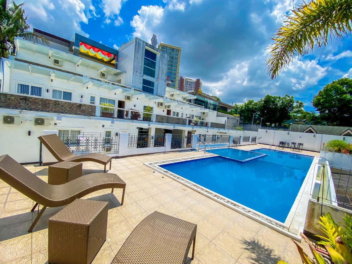 Tagaytay Hotel Sixb Tagaytay City Bagian luar foto