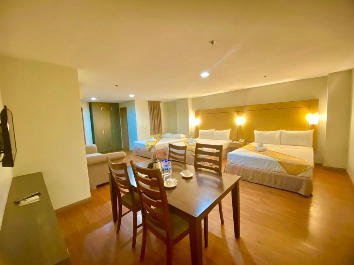 Tagaytay Hotel Sixb Tagaytay City Bagian luar foto