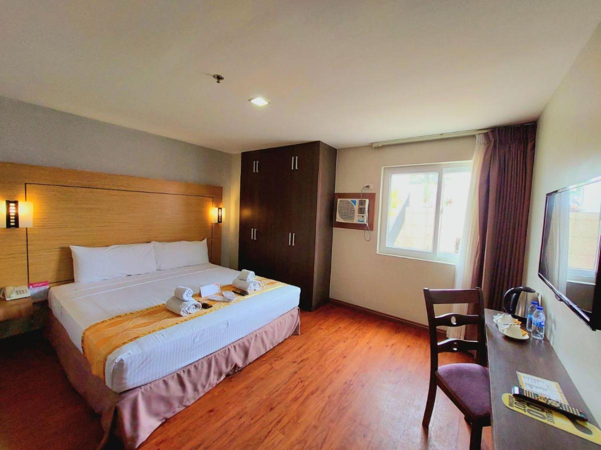 Tagaytay Hotel Sixb Tagaytay City Bagian luar foto
