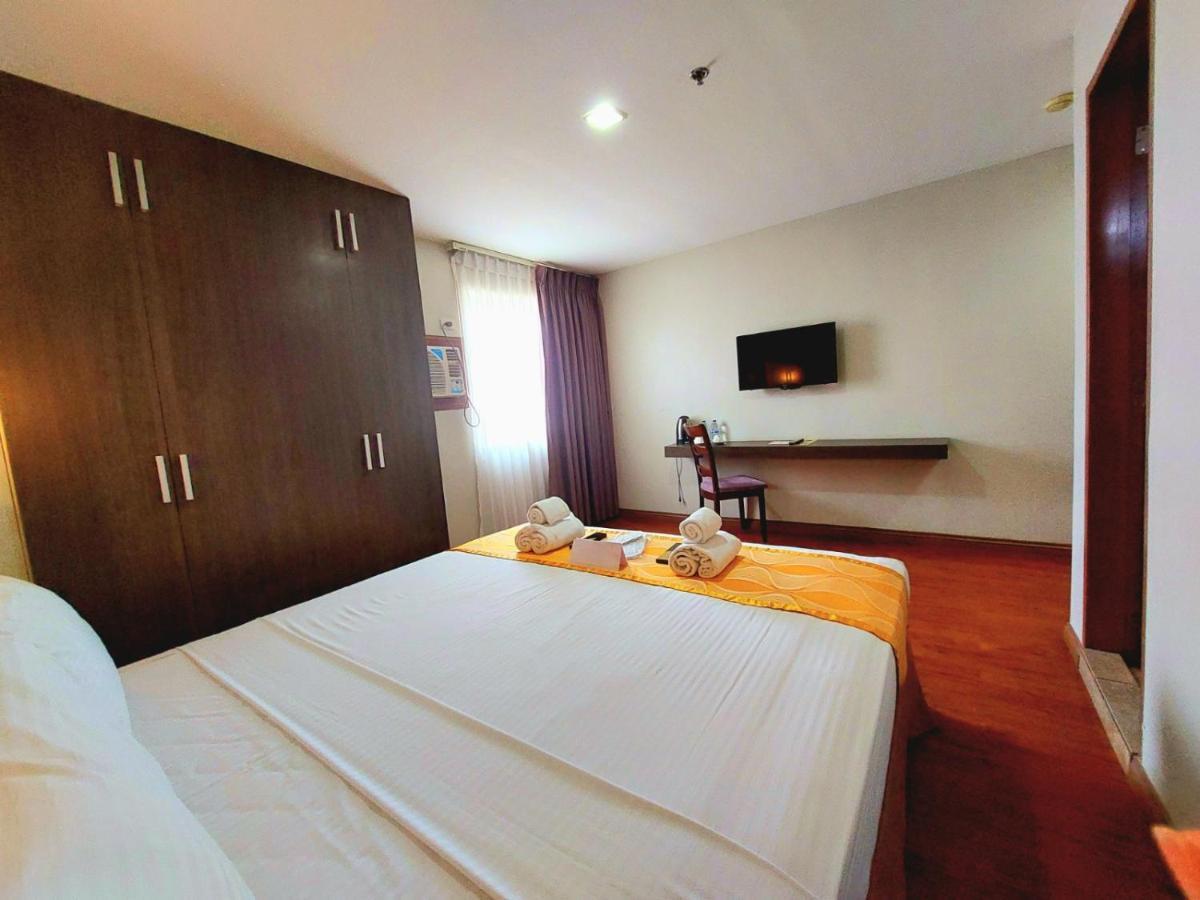 Tagaytay Hotel Sixb Tagaytay City Bagian luar foto